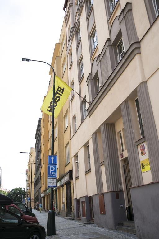 Dizzy Daisy Hostel Praga Exterior foto